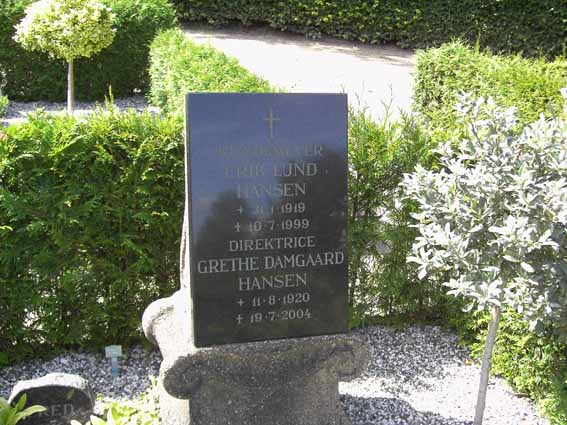 Billede af gravsten på Arnborg Kirkegård
