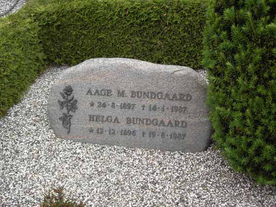 Billede af gravsten på Hammerum Kirkegård