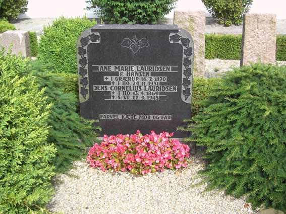 Billede af gravsten på Ho Kirkegård