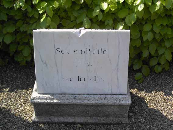 Billede af gravsten på Janderup Kirkegård