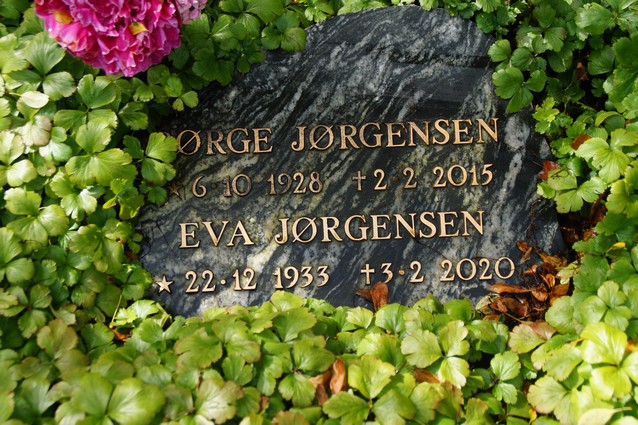 Billede af gravsten på Væggerløse Kirkegård
