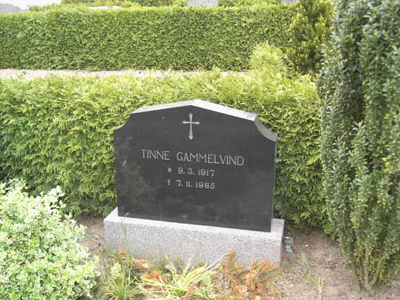 Billede af gravsten på Vind Kirkegård